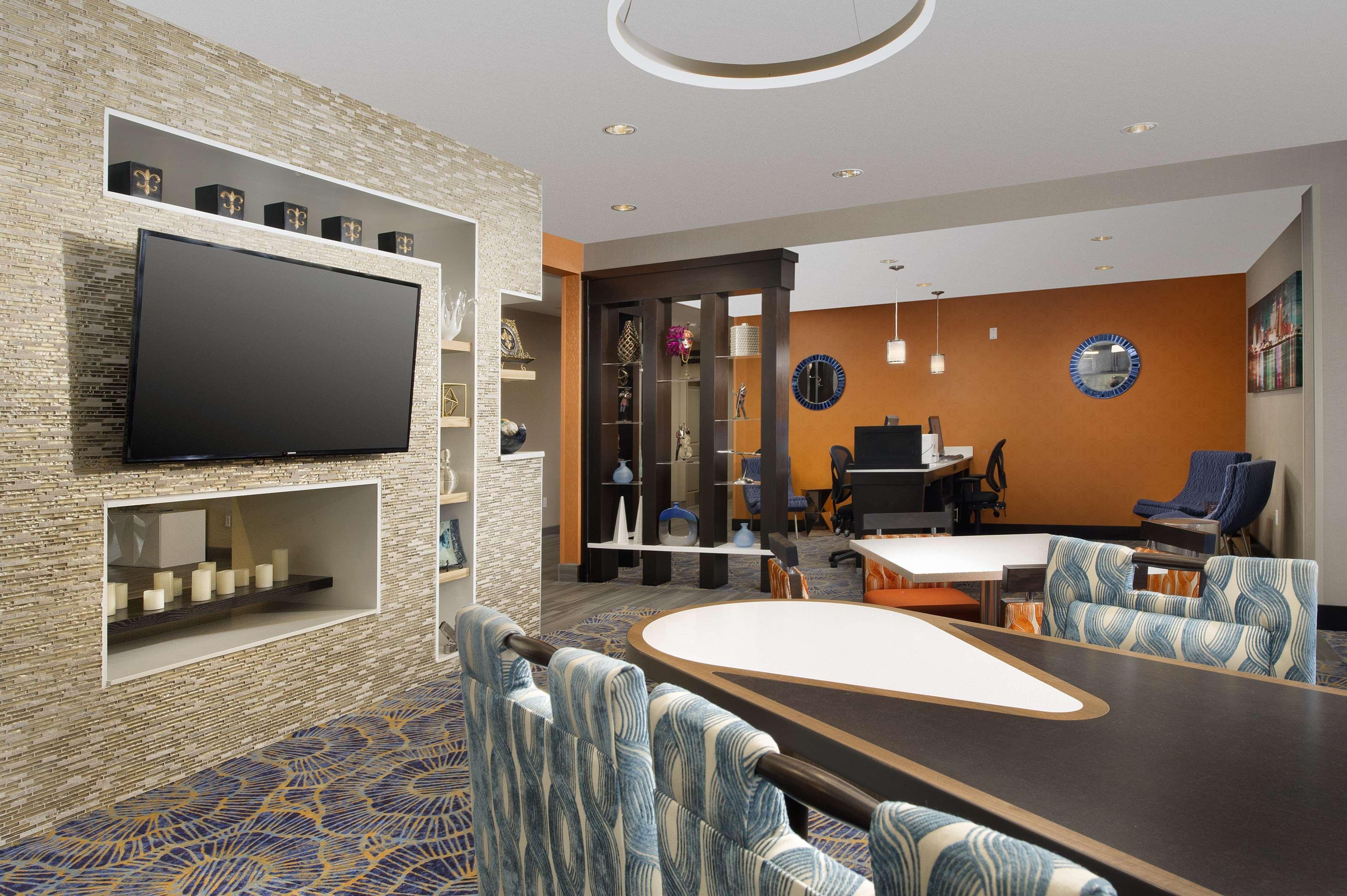 Hotel Homewood By Hilton New Orleans
