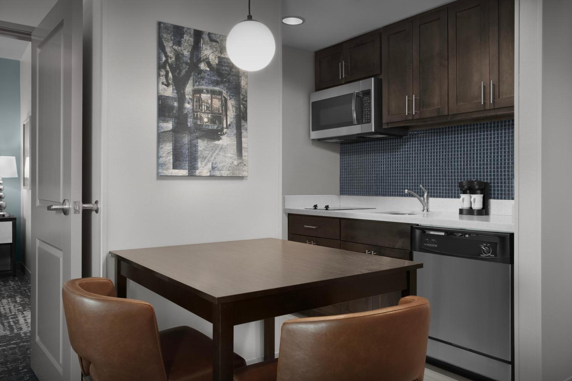 Hotel Homewood By Hilton New Orleans